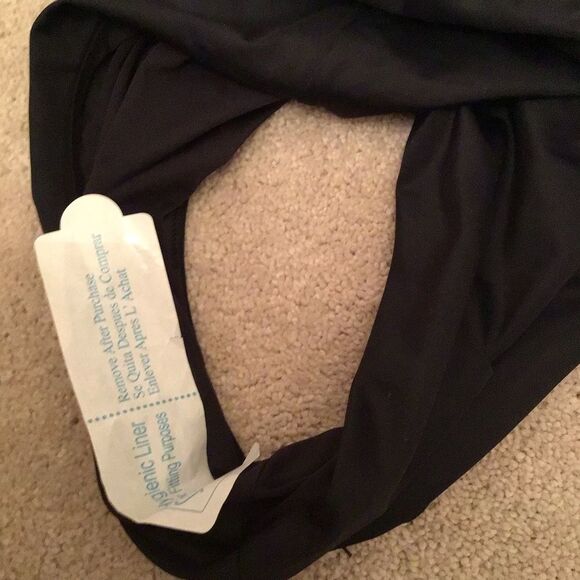 Andie The Luzon One Piece Eco Halter Neck Open Back Swimsuit Black NWT Size S - Picture 6 of 7